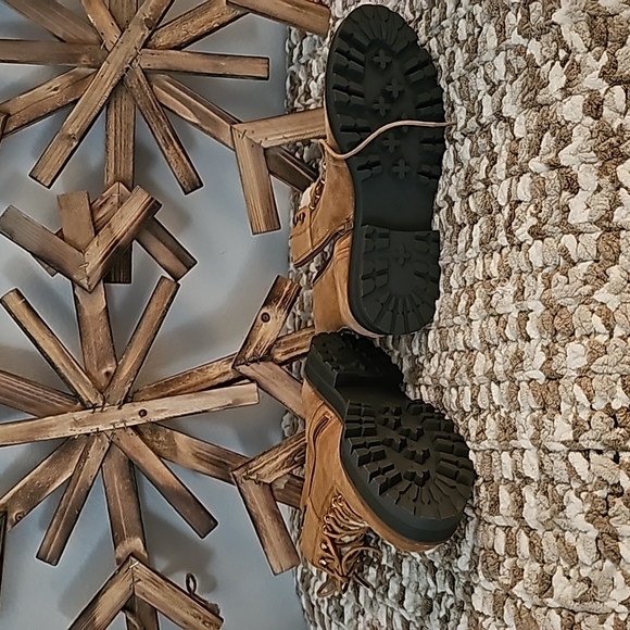 Crown & Ivy Leather boots size 7.5 - Picture 3 of 5